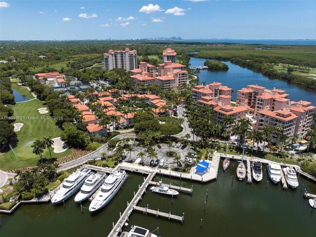 Building Photo - 13637 Deering Bay Dr