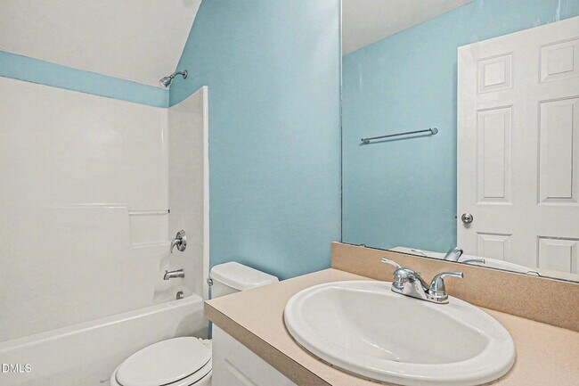 Building Photo - 221 Payton Dr