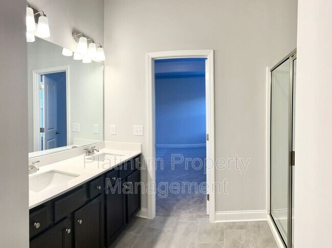 Building Photo - 4579 Silver Oak Dr