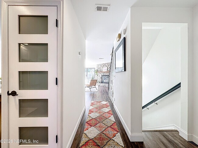 Building Photo - 2009 Seminole Rd