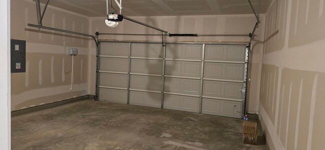 Building Photo - 1250 Okeechobee Dr