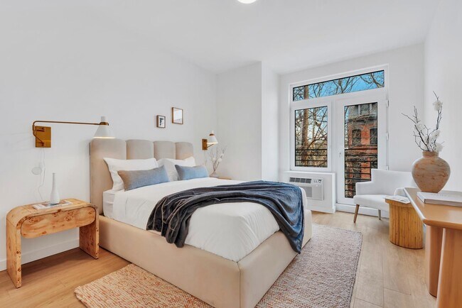 Building Photo - 328 Pacific Ave