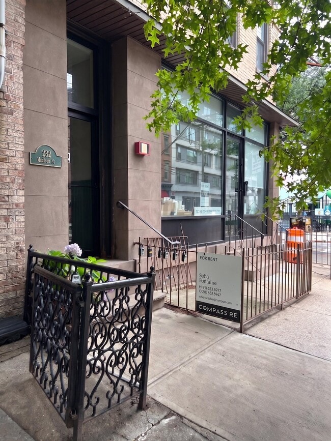 Building Photo - 232 Madison St