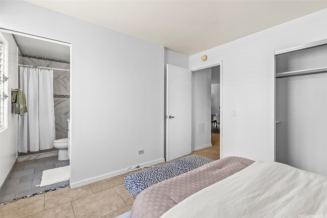 Building Photo - 2474 Kapiolani Blvd