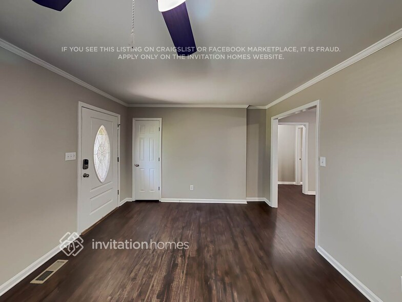Building Photo - 5504 Hickory Grove Rd