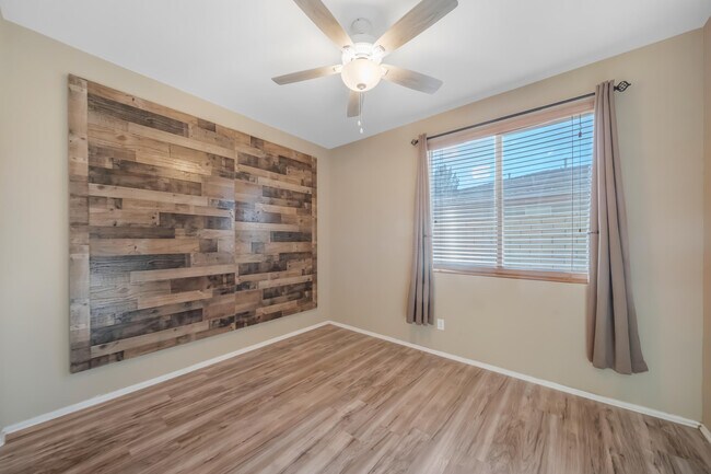 Building Photo - 79910 Camden Dr