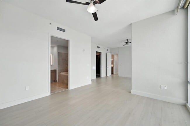Building Photo - 150 E Robinson St