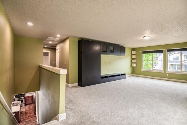 Building Photo - 14822 SW Mulberry Dr