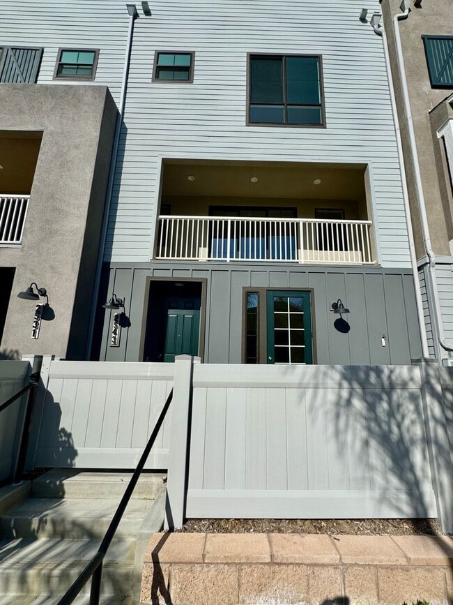 Building Photo - BRAND NEW 4 BED, 3.5 BATHS, 2070 SQ FT TOWNHOME BY KH HOMES