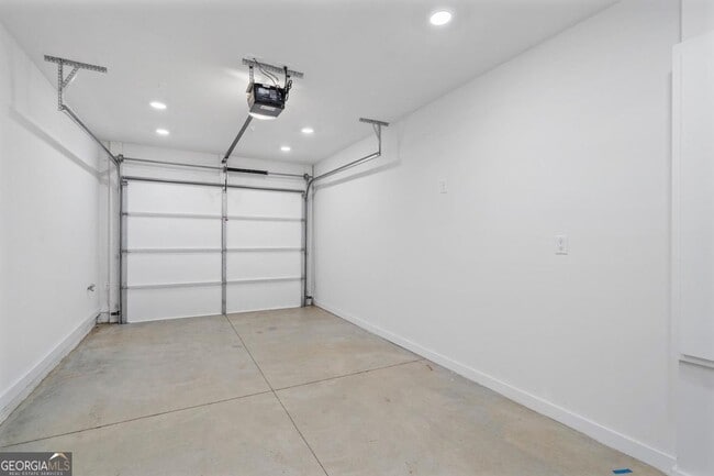 Building Photo - 371 Pratt Dr SE