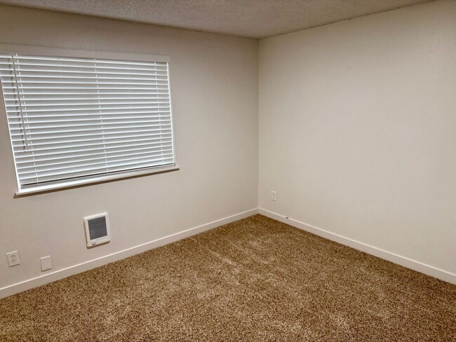 Building Photo - Multnomah Village in the Heart of-Brand new remodel