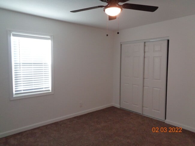 Building Photo - Cute and Cozy Ranch Style Home in East Lan...