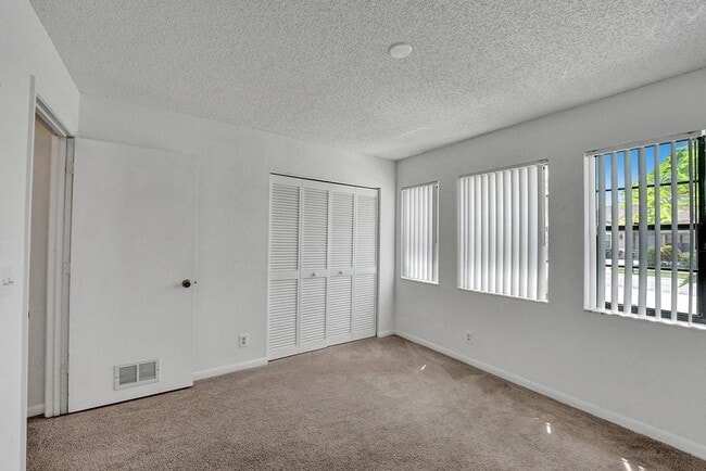 Building Photo - 8578 Eagle Run Dr
