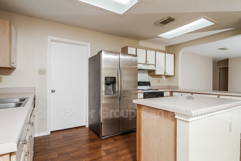 Building Photo - 8019 Chestnut Cedar Dr