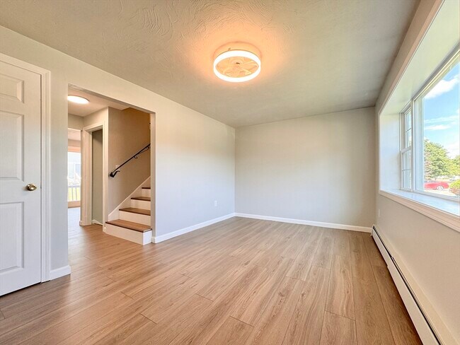 Building Photo - 9 Lydon Ln
