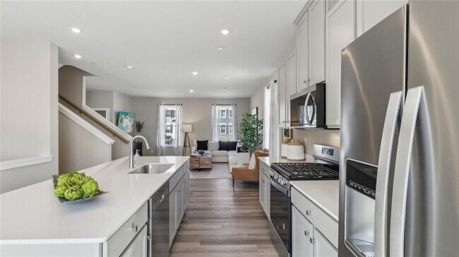 Building Photo - 764 Olivia St