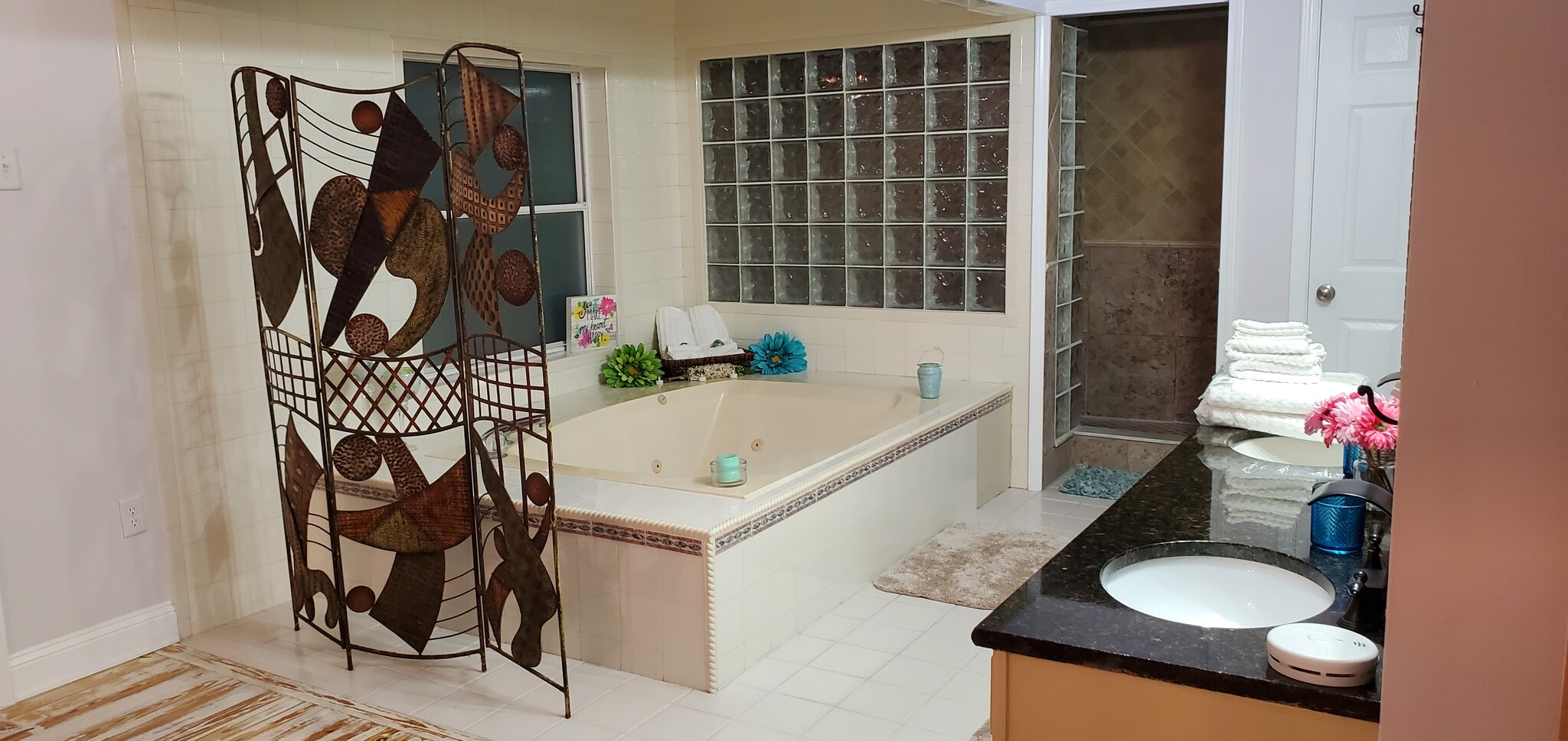 full size jacuzzi and walk in shower - 6542 Sherry Ln