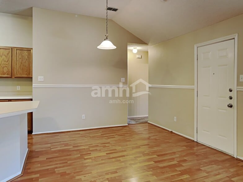 Building Photo - 517 Pinto Ln