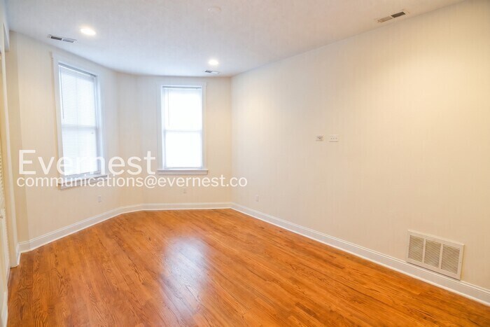 Building Photo - 1636 N North Park Avenue