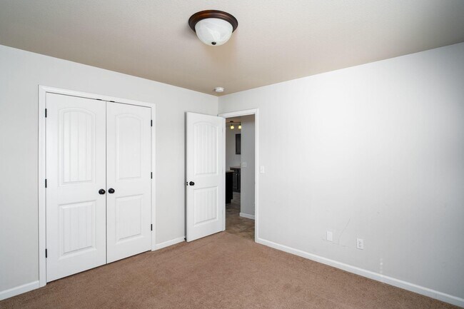 Building Photo - 5803 Abercorn Dr