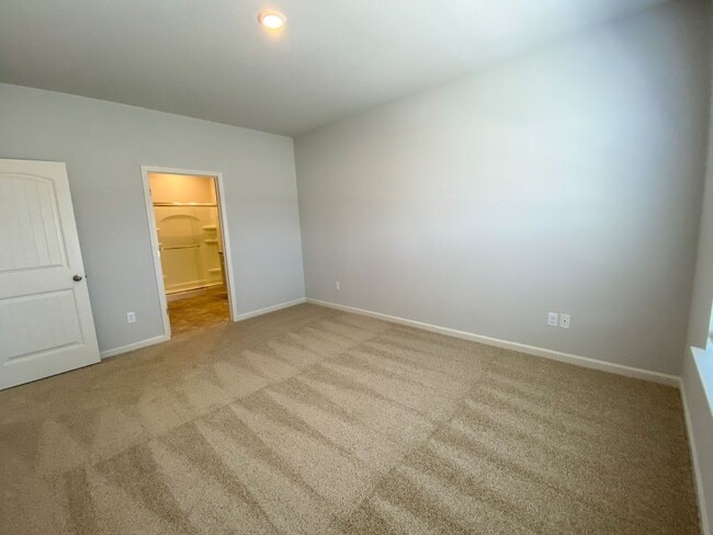 Building Photo - 4 bed 2 bath home built in 2023 in Somerville