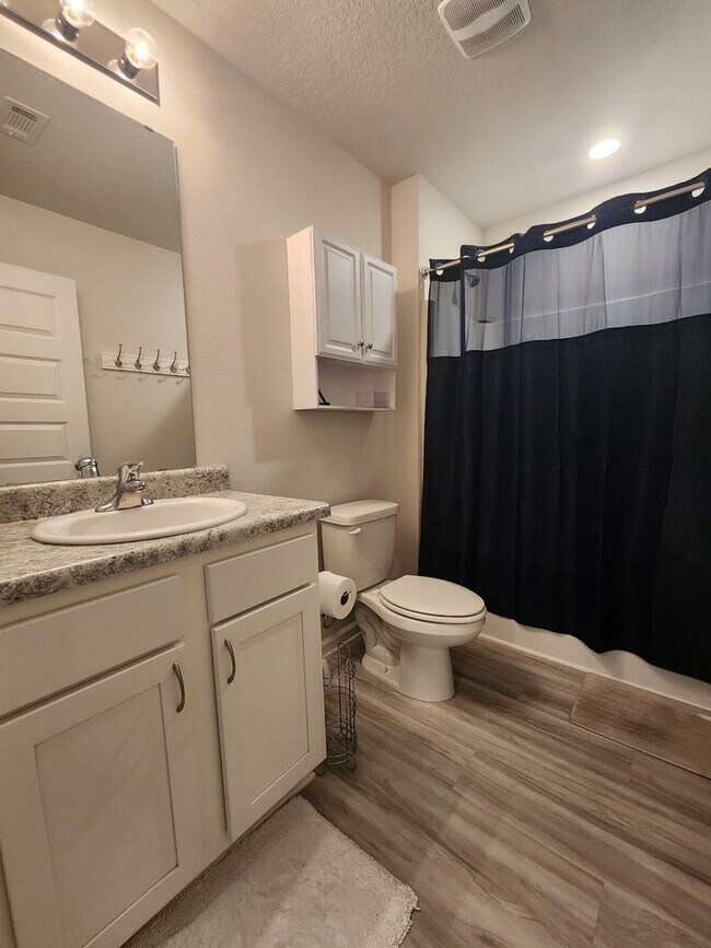 Building Photo - 5379 Peach Dr