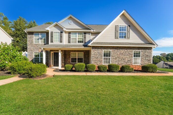 Primary Photo - 49 Windcrest Dr