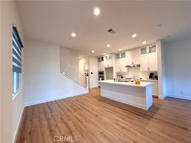 Building Photo - 273 Novel