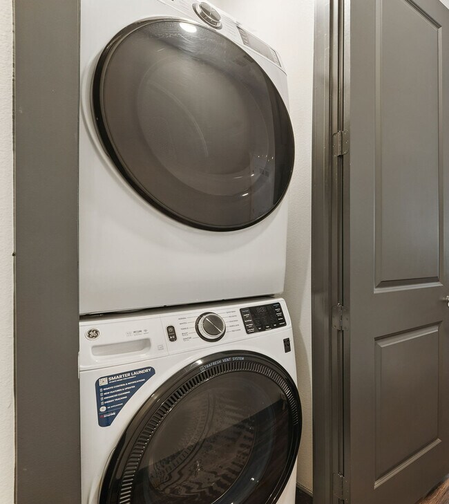 Building Photo - 9127 Research Blvd