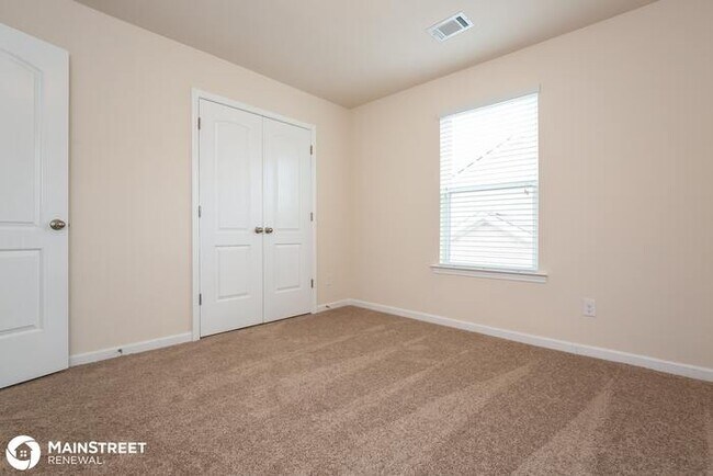 Building Photo - 2517 Queen Bee Drive, Columbia, TN 38401