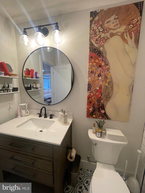 Building Photo - 4001 Ridge Ave