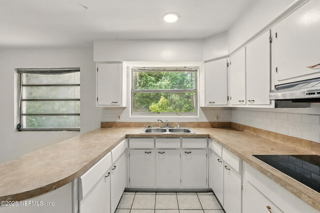 Building Photo - 3144 Belden St