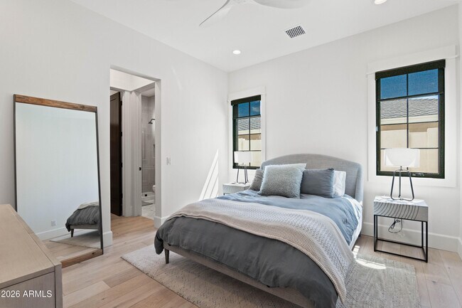 Building Photo - 5309 N 33rd St