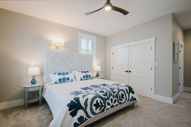 Building Photo - Stunning Custom Home in Palmetto Bluff