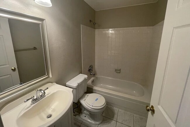 Building Photo - 19667 E Bails Pl