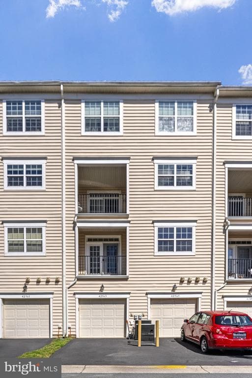 Building Photo - 42563 Highgate Terrace