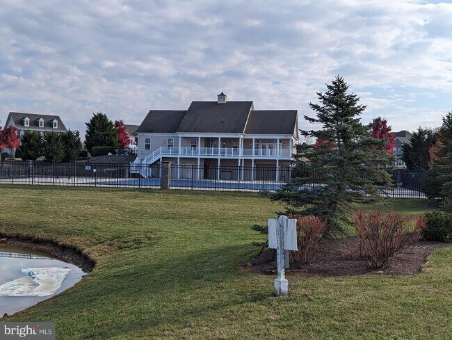 Building Photo - 241 Hillsdale Pl