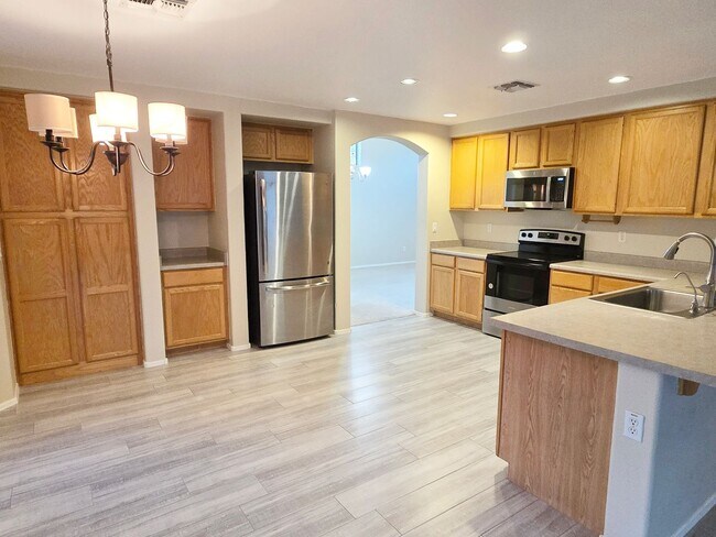 Building Photo - 5-bedroom in the heart of Gilbert