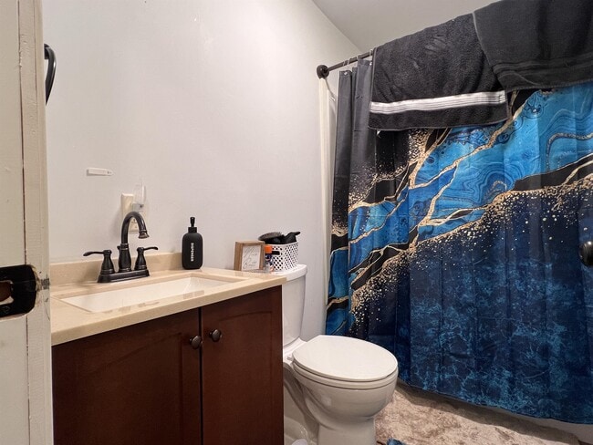 Building Photo - 1135 Sunset Dr