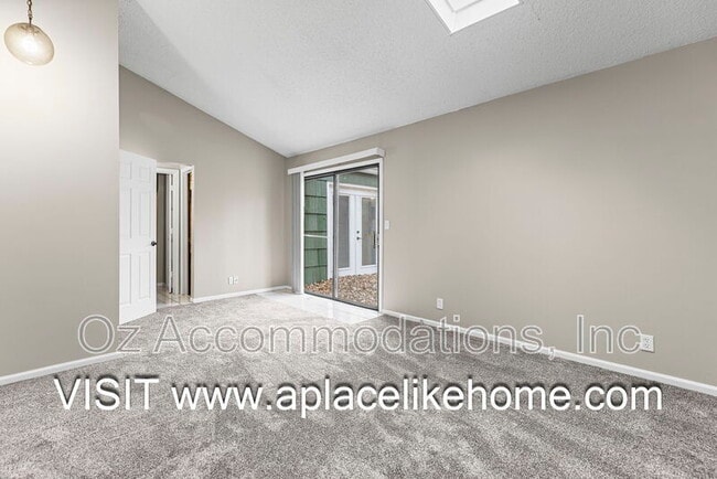 Building Photo - 6535 Melrose Ln