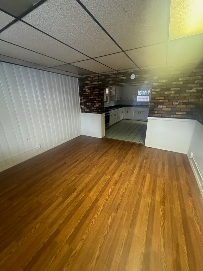 Building Photo - 1413 4th Ave