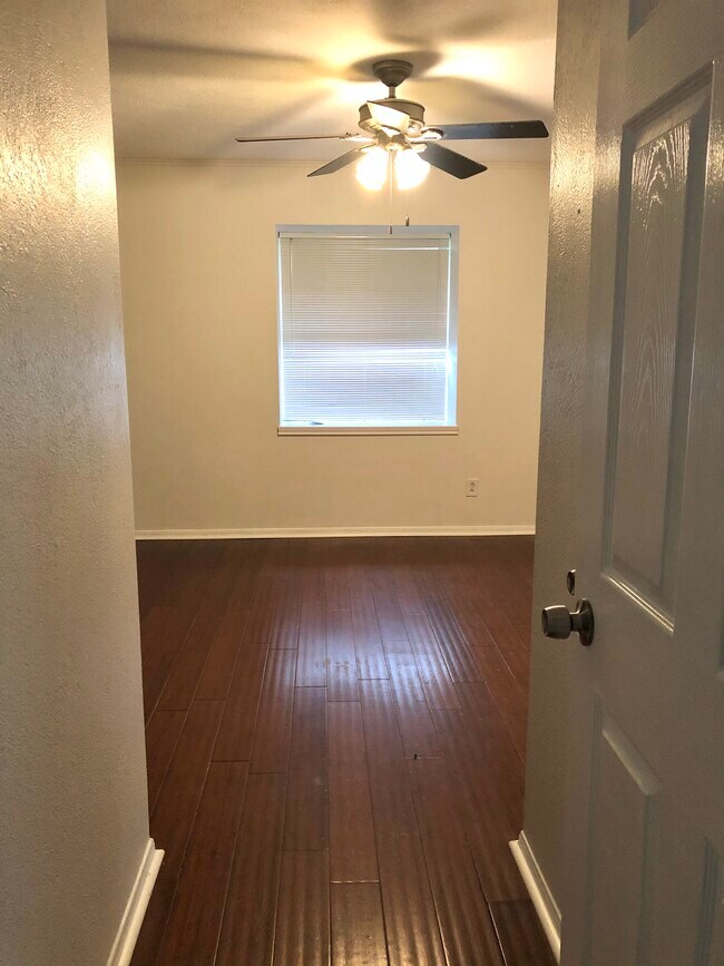 Building Photo - 11511 Kirkvalley Dr