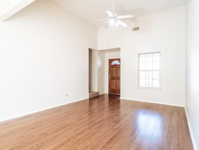 Building Photo - 3007 SW Amberwood Ave