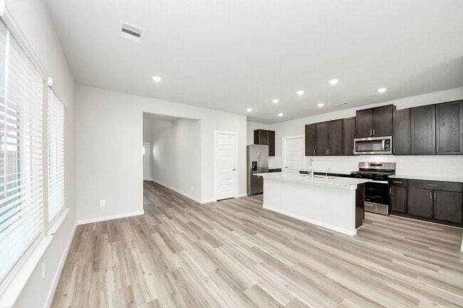 Building Photo - 16690 Sterling Clf St