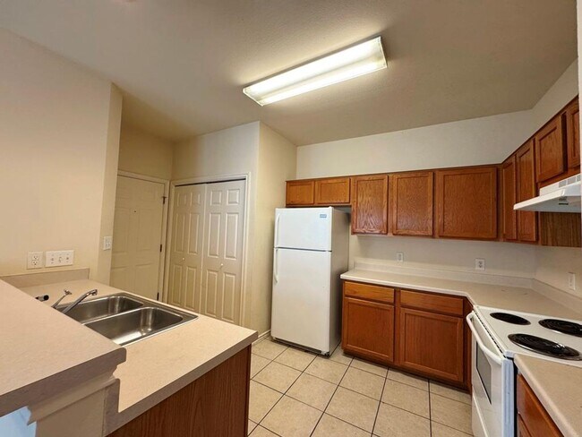 Building Photo - 1717 Constantino Cir