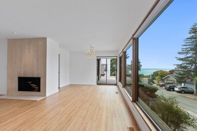 Building Photo - 4Bd/3Ba Seattle House
