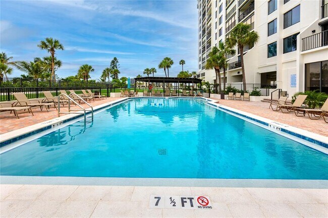 Building Photo - 7100 Sunset Way