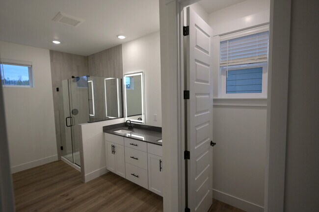 Building Photo - Beautiful New Home in Rolling Hills – Built in 2025