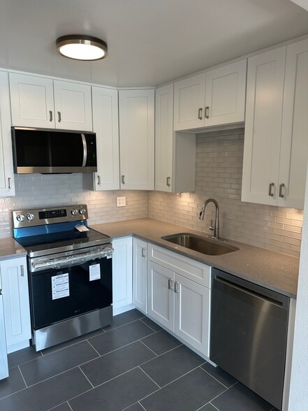 Kitchne - 4800 N Stanton St