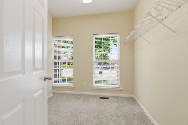 Building Photo - 3208 Calder Ct
